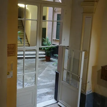 Apartment La Casa Nella Corte La Spezia